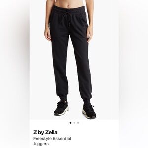 NWT Z by Zella joggers